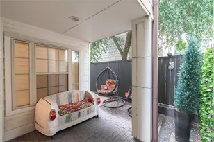 2209 Chenevert St, Houston, TX 77003 - Photo 29