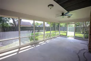 51 Sweetgum Ct, Lake Jackson, TX 77566 - Photo 35