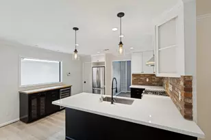 5933 Birdwood Rd, Houston, TX 77074 - Photo 7