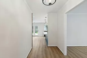 5933 Birdwood Rd, Houston, TX 77074 - Photo 5