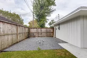 5933 Birdwood Rd, Houston, TX 77074 - Photo 25