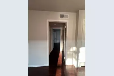 14333 Memorial Drive #31, Houston, TX 77079 - Photo 9
