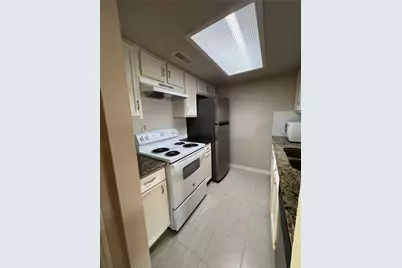 14333 Memorial Drive #31, Houston, TX 77079 - Photo 7