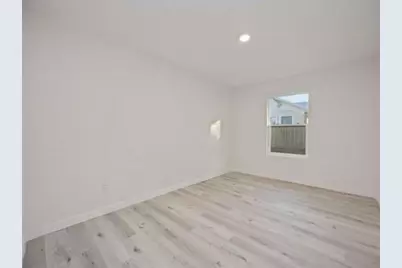 711 W Sidnor Street, Alvin, TX 77511 - Photo 9