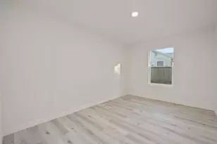 711 W Sidnor St, Alvin, TX 77511 - Photo 9