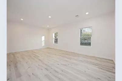 711 W Sidnor Street, Alvin, TX 77511 - Photo 33