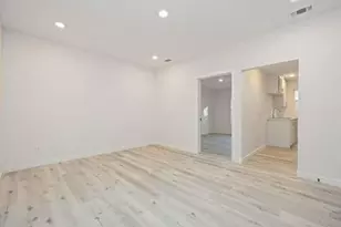 711 W Sidnor St, Alvin, TX 77511 - Photo 11