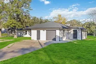 711 W Sidnor St, Alvin, TX 77511 - Photo 43