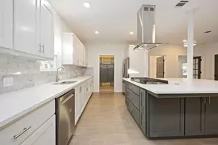 711 W Sidnor St, Alvin, TX 77511 - Photo 37