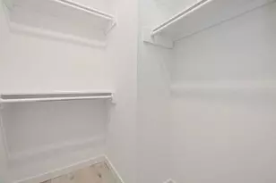 711 W Sidnor St, Alvin, TX 77511 - Photo 3