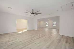 711 W Sidnor St, Alvin, TX 77511 - Photo 23