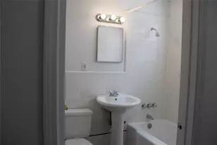 229 Neyland St, Houston, TX 77022 - Photo 9