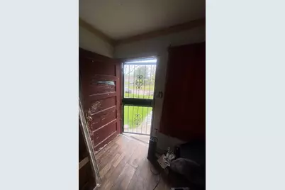 2404 Russell Street, Houston, TX 77026 - Photo 9