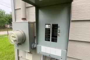 2404 Russell St, Houston, TX 77026 - Photo 15
