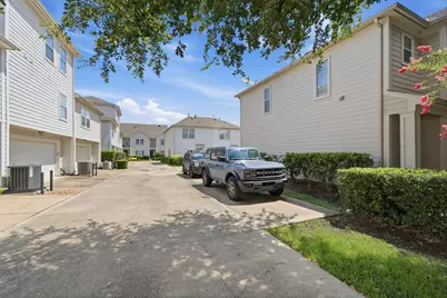 834 W Heights Hollow Lane, Houston, TX 77007 - Photo 23