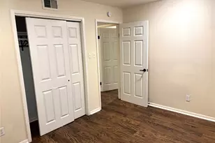 3025 Walnut Bend Ln, Houston, TX 77042 - Photo 11