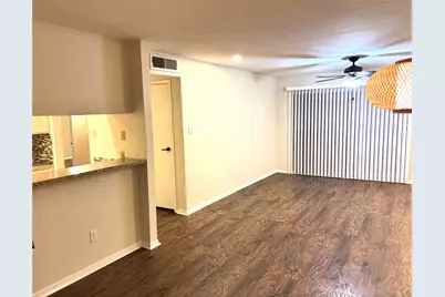 3025 Walnut Bend Lane #31, Houston, TX 77042 - Photo 3