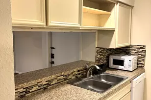3025 Walnut Bend Ln, Houston, TX 77042 - Photo 9
