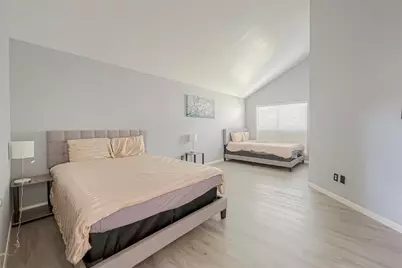 9310 Corner Oaks Ln, Houston, TX 77036 - Photo 23