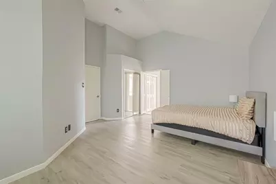 9310 Corner Oaks Ln, Houston, TX 77036 - Photo 25