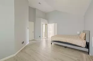 9310 Corner Oaks Ln, Houston, TX 77036 - Photo 25