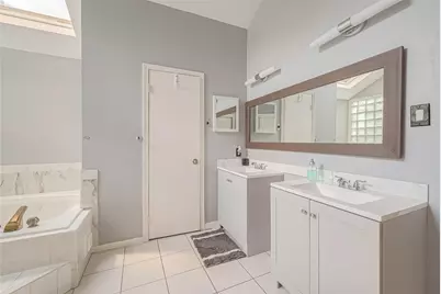 9310 Corner Oaks Ln, Houston, TX 77036 - Photo 27