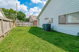 9310 Corner Oaks Ln, Houston, TX 77036 - Photo 37