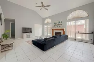 9310 Corner Oaks Ln, Houston, TX 77036 - Photo 11