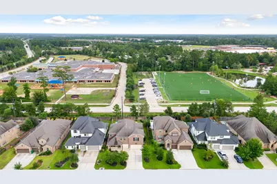 35 Birch Canoe Drive, Tomball, TX 77375 - Photo 3