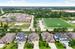 35 Birch Canoe Dr, Tomball, TX 77375 - Photo 3