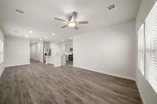 657 Pomegranate Ln, La Marque, TX 77568 - Photo 9