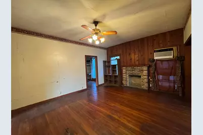 1108 W Park Avenue, Orange, TX 77630 - Photo 3