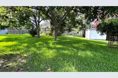 809 Atlow Drive, Brenham, TX 77833 - Photo 21