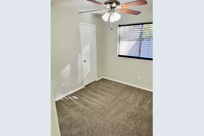 75 E Village Knoll Circle, The Woodlands, TX 77381 - Photo 17