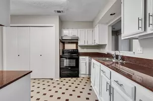 10314 Staghill Dr, Houston, TX 77064 - Photo 7