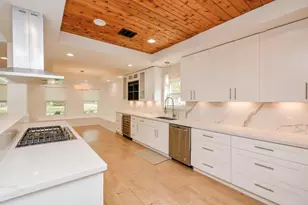 10603 Riverview Dr, Houston, TX 77042 - Photo 19