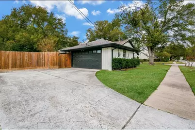 10603 Riverview Drive, Houston, TX 77042 - Photo 3