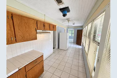113 W Lobit Street, Baytown, TX 77520 - Photo 21