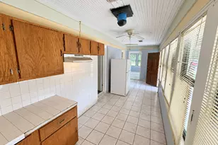 113 W Lobit St, Baytown, TX 77520 - Photo 21