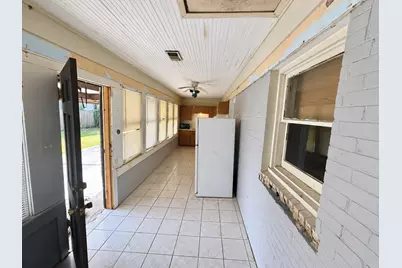113 W Lobit Street, Baytown, TX 77520 - Photo 23
