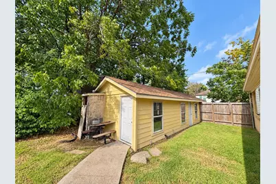 113 W Lobit Street, Baytown, TX 77520 - Photo 29