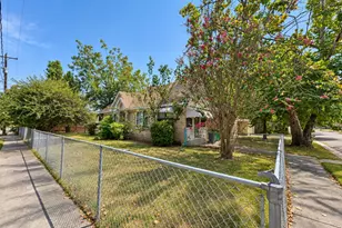 113 W Lobit St, Baytown, TX 77520 - Photo 7