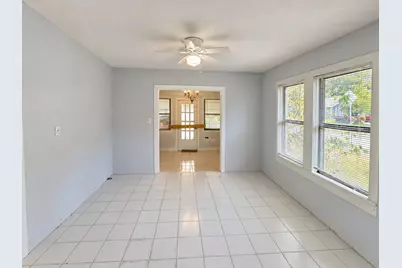 113 W Lobit Street, Baytown, TX 77520 - Photo 9