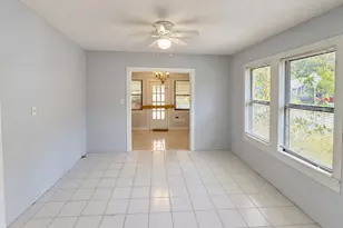 113 W Lobit St, Baytown, TX 77520 - Photo 9