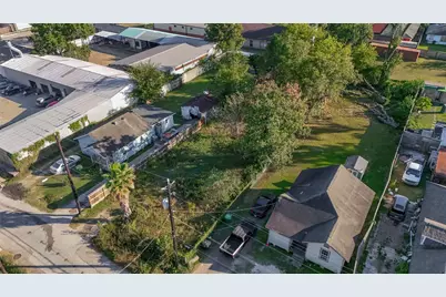 119 Sylvester Road, Houston, TX 77009 - Photo 5