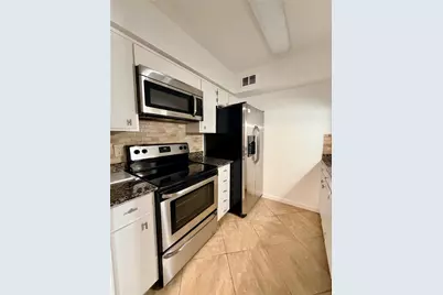4643 Wild Indigo Street #399, Houston, TX 77027 - Photo 5