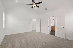 563 Red Cascade Trl, Willis, TX 77318 - Photo 5