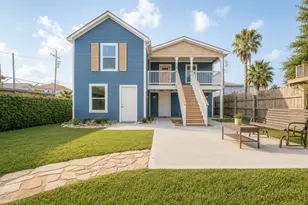 1110 Avenue K, Galveston, TX 77550 - Photo 1
