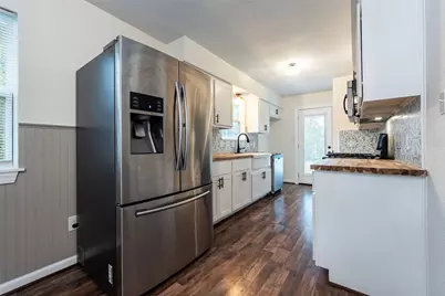 713 S 7th Street, La Porte, TX 77571 - Photo 13