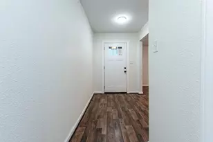 713 S 7th St, La Porte, TX 77571 - Photo 5